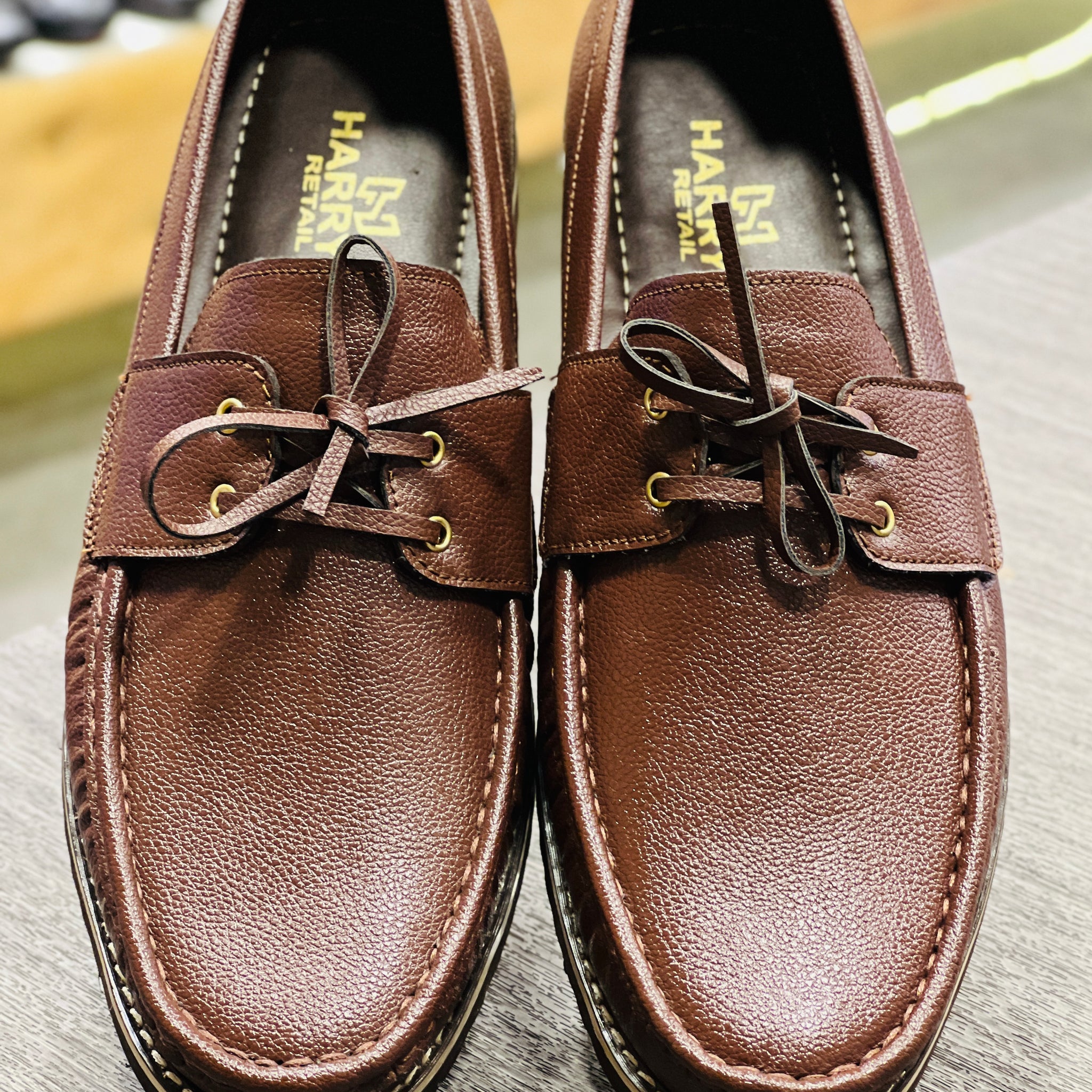 LACED MILD BROWN LOAFERS